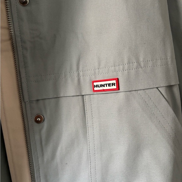 Hunter Light Gray  Raincoat with Cream Collar - Picture 6 of 8